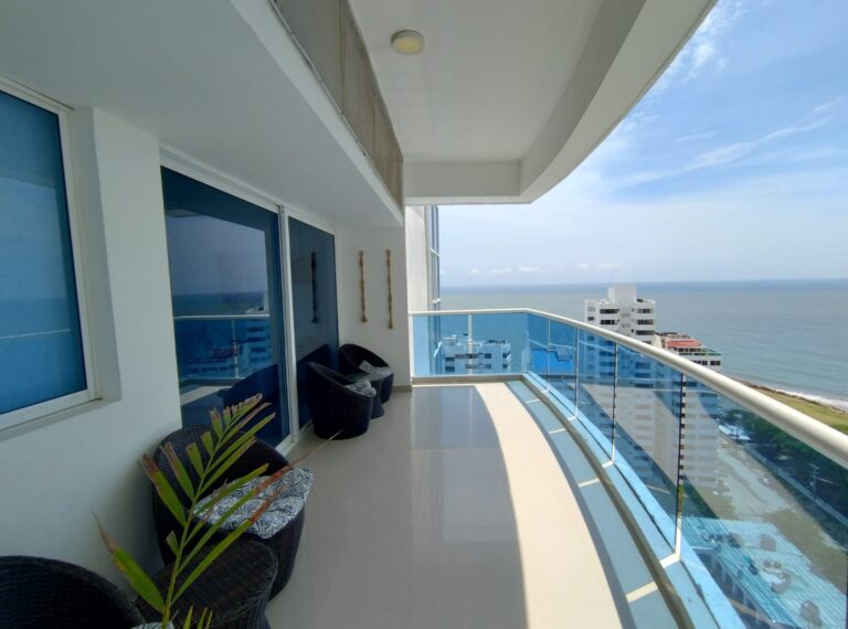 VENTA APARTAMENTO ALCOBAS CON VISTA AL MAR EL LAGUITO